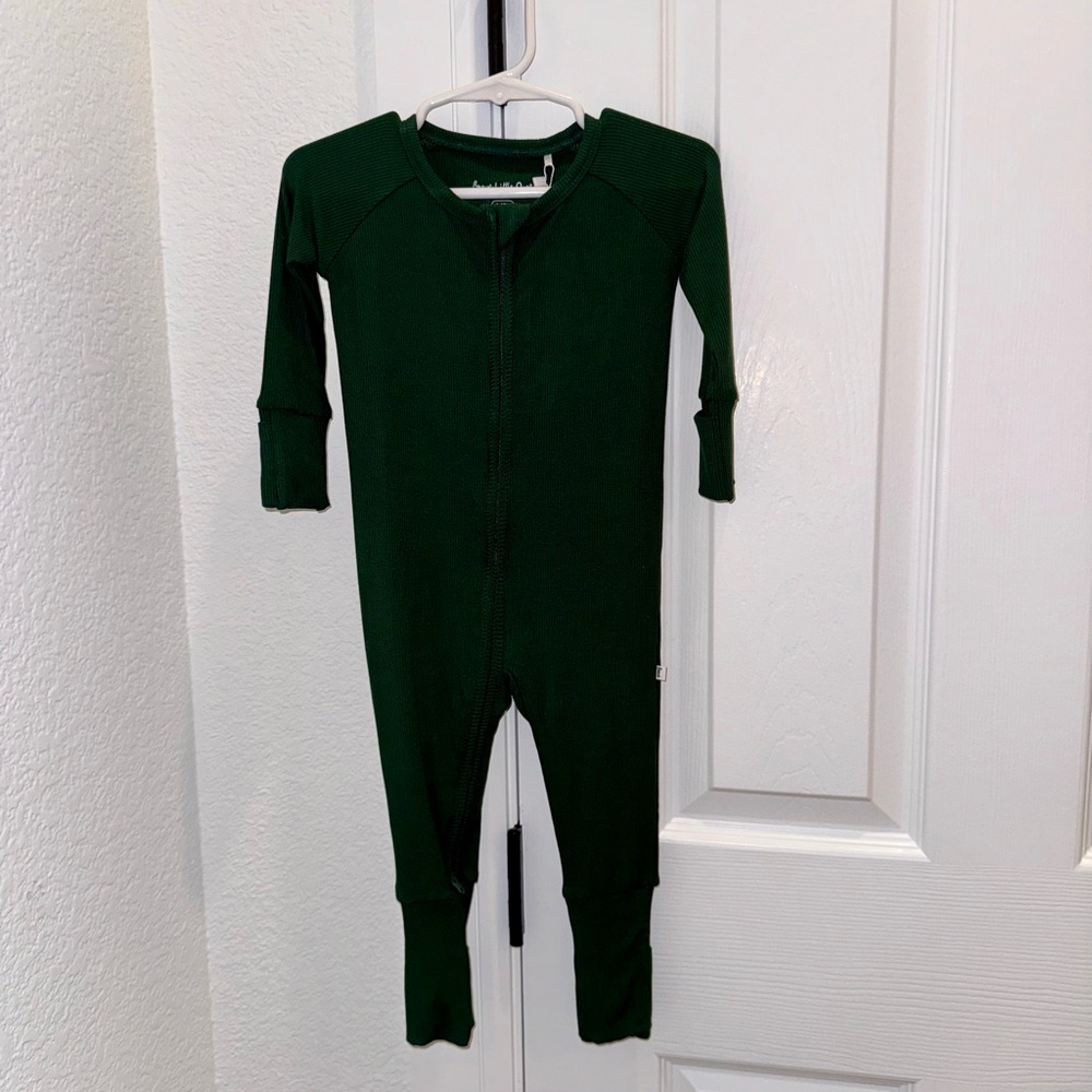NWT Brave Little Ones Forest Green Small Ribbed Zip Romper 6-12